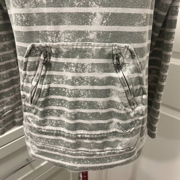 ROXY Button Neck, Double Zipper Front Pocket Hoodie Size Large Logo Zipper Pulls - Picture 14 of 15